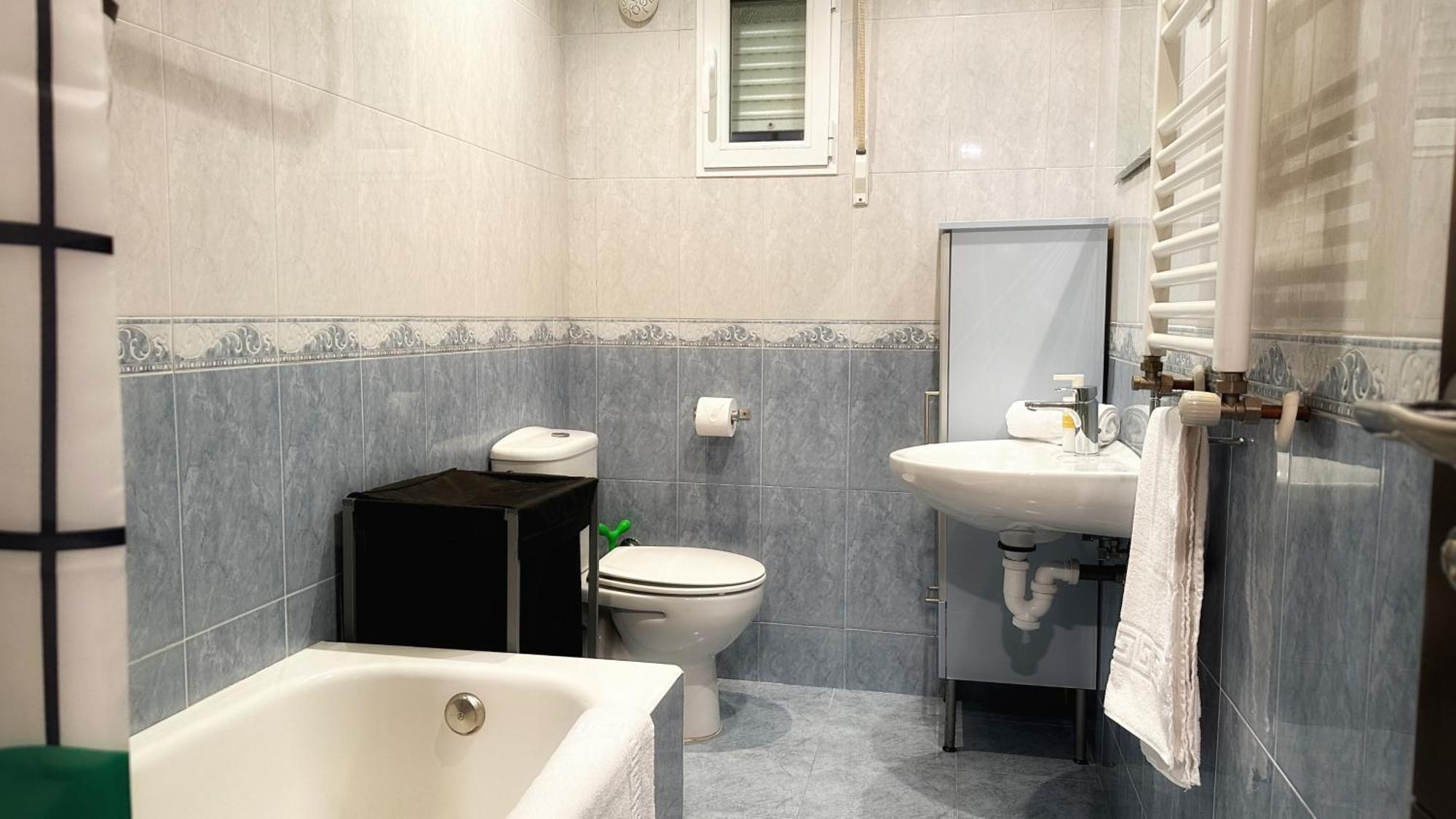 Vivienda Turistica Ciudad Jardin Con Tranquilidad Y Wifi Apartment Bilbao Exterior photo